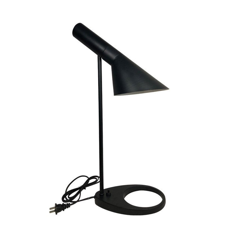 Pointing Table Lamp