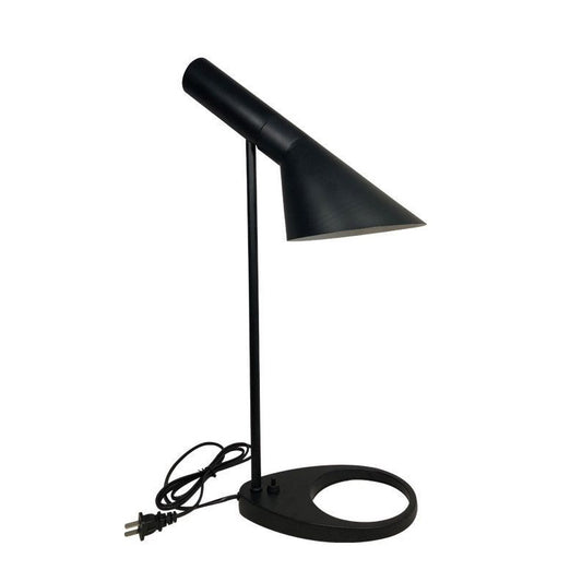 Pointing Table Lamp