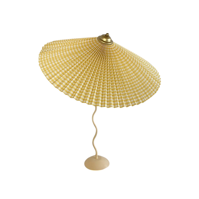 Squiggle Pleated Table Lamp