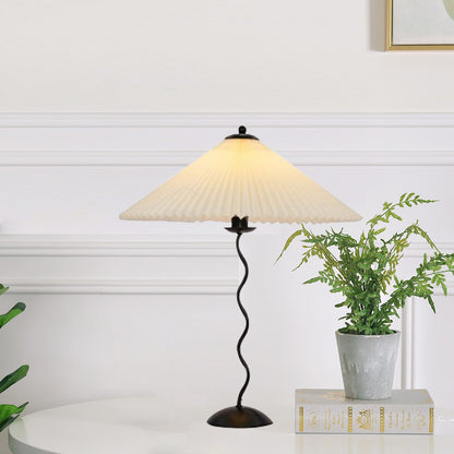 Squiggle Pleated Table Lamp