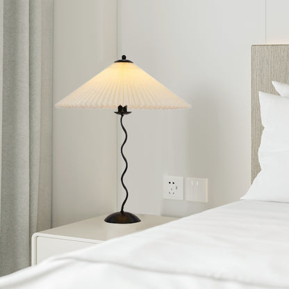 Squiggle Pleated Table Lamp