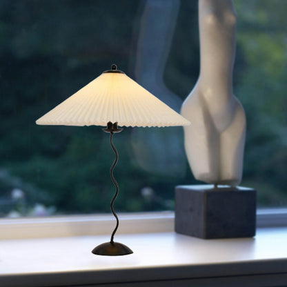 Squiggle Pleated Table Lamp