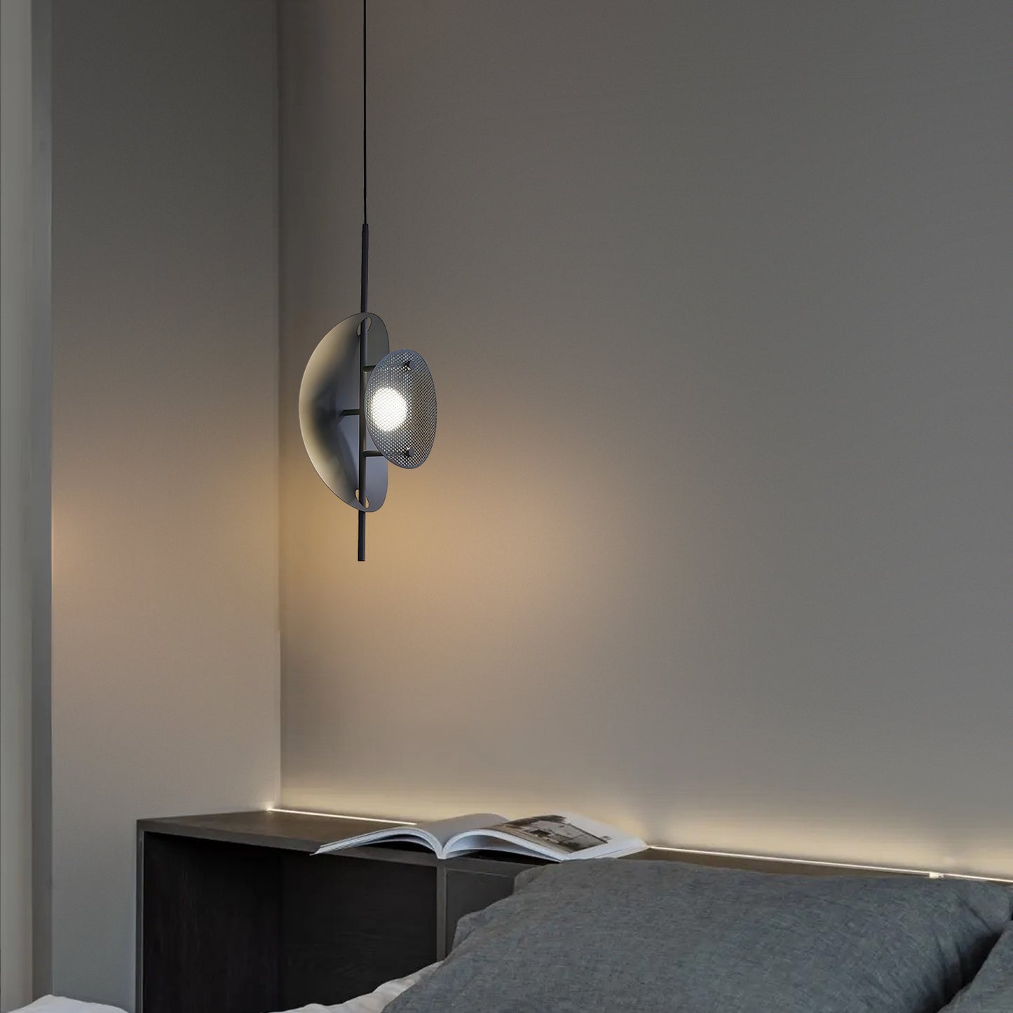 Corolle Pendant Light