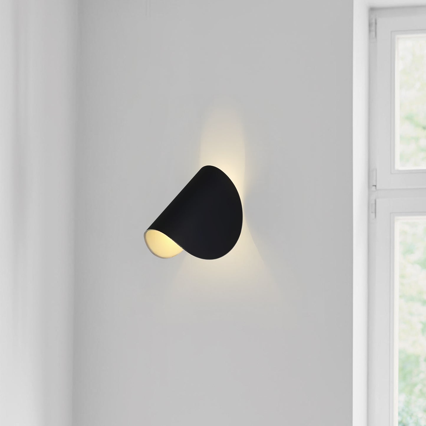 IO Metal Wall Lamp