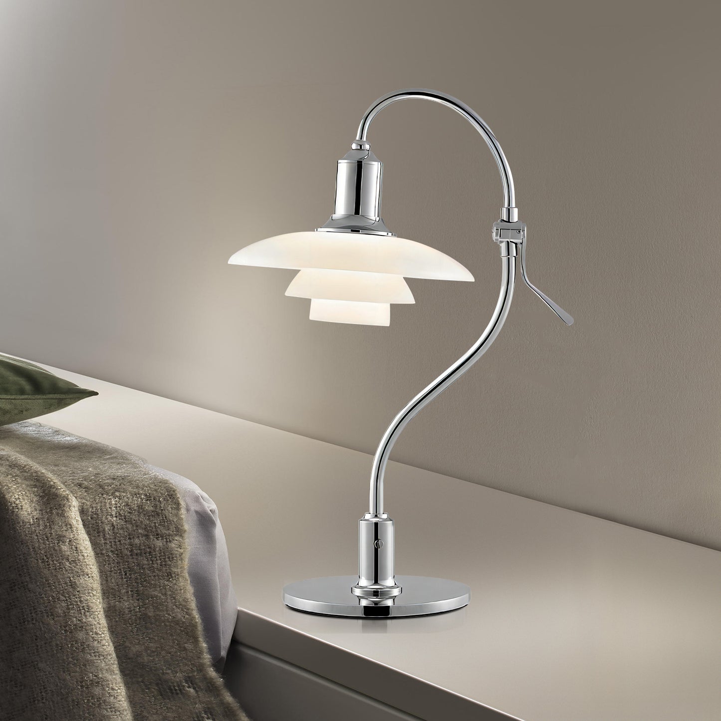 Illume Curvo Lamp