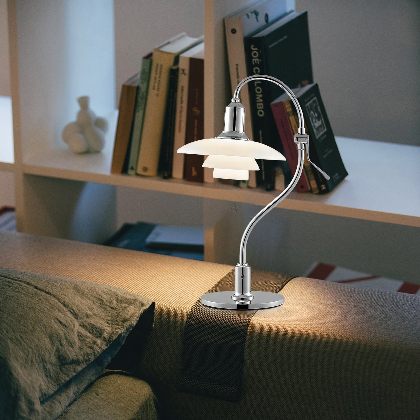 Illume Curvo Lamp