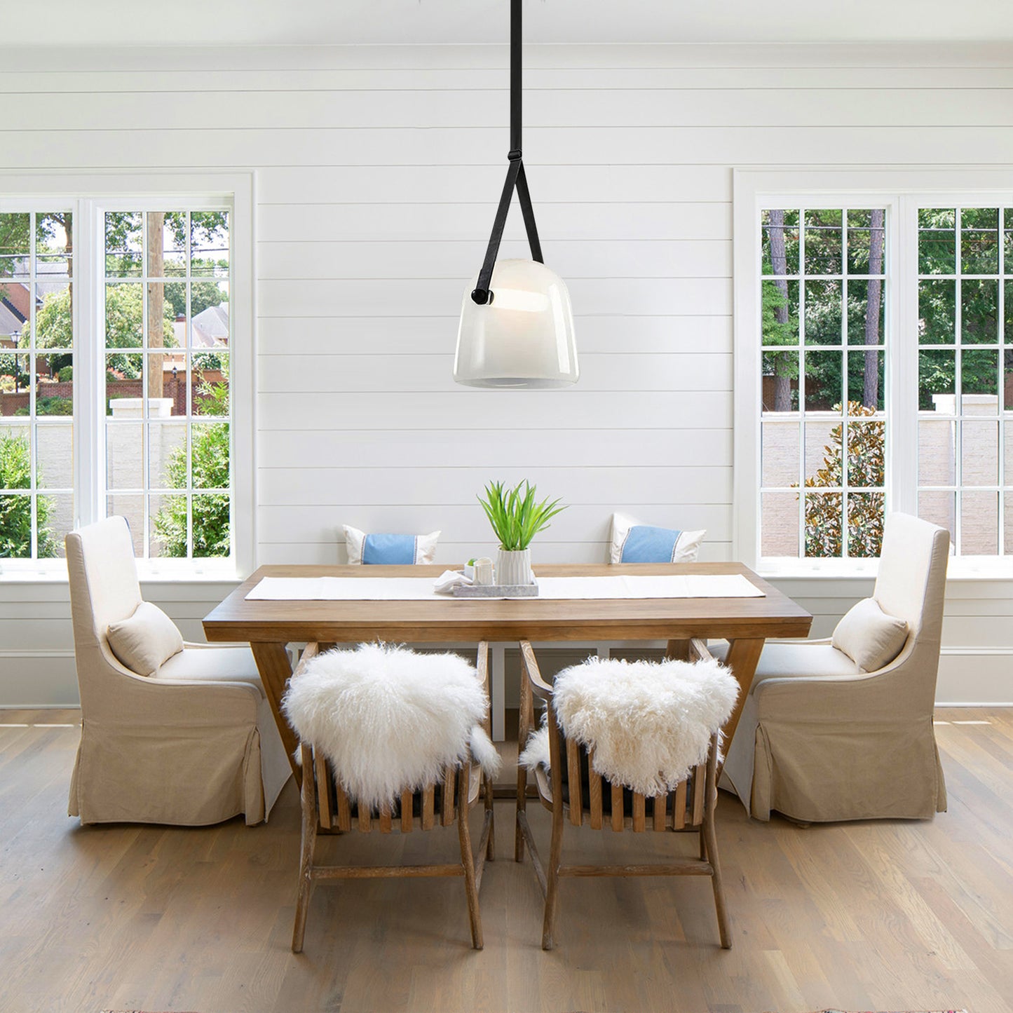 Luma Glass Pendant Light