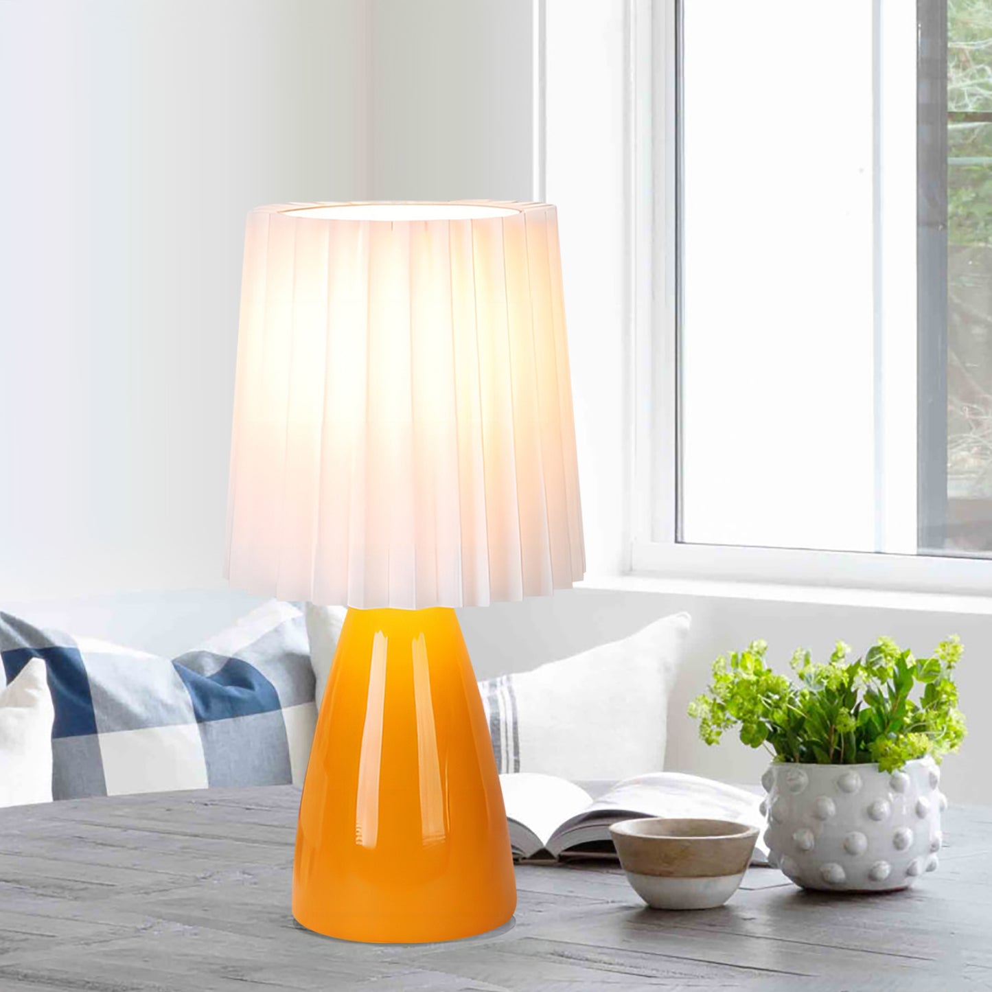 Luma Pleated Table Lamp