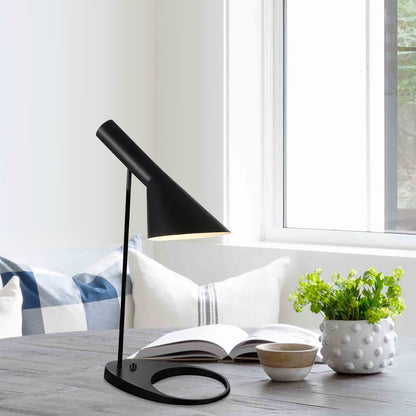 Pointing Table Lamp