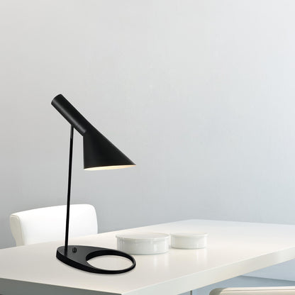 Pointing Table Lamp