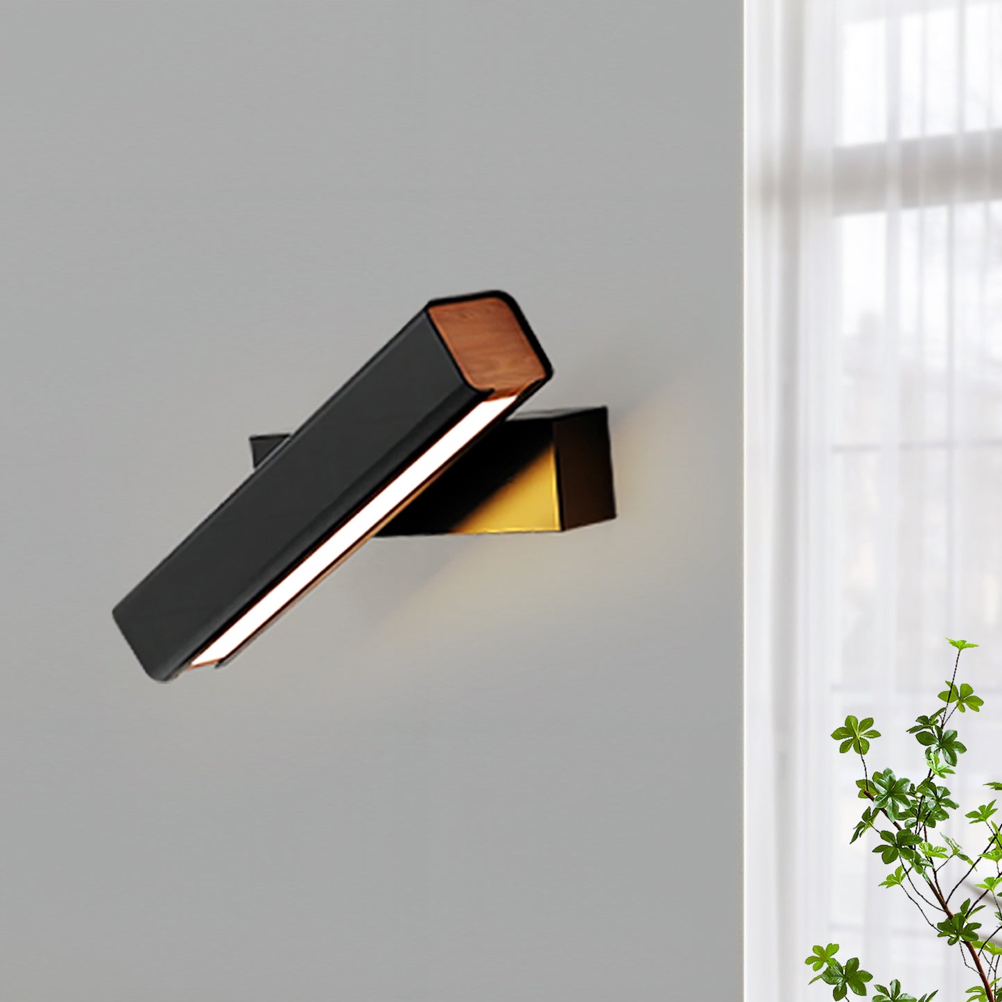 Rotating Wood Wall Lamp