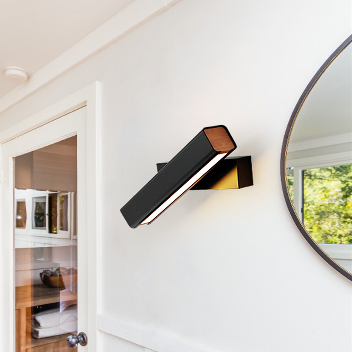 Rotating Wood Wall Lamp