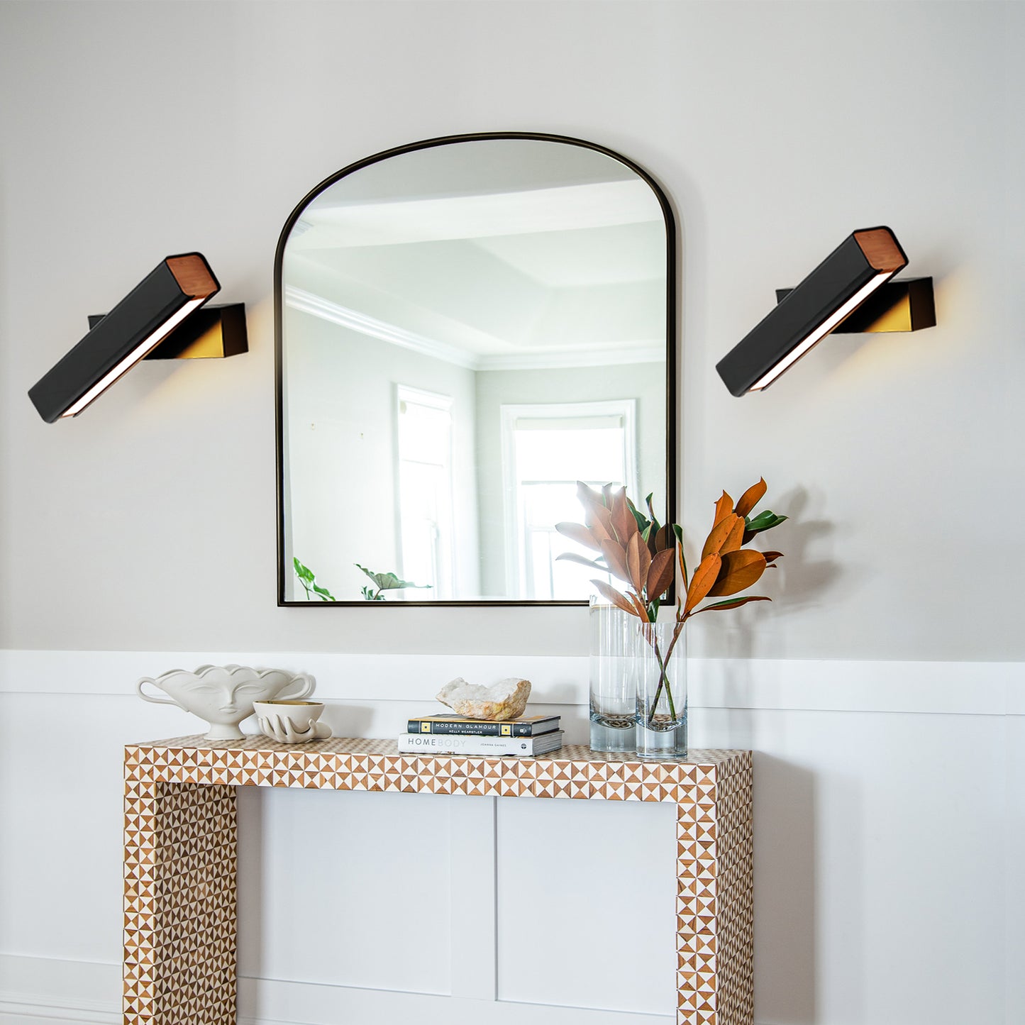 Rotating Wood Wall Lamp