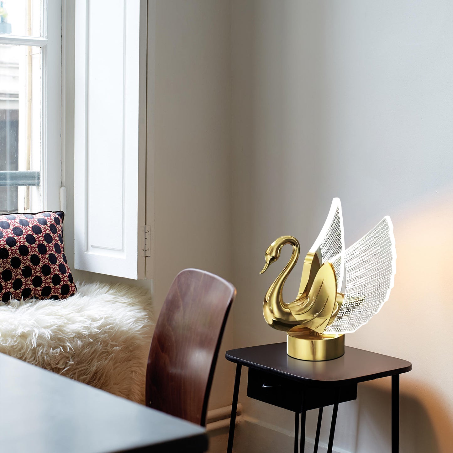Swan Table Lamp