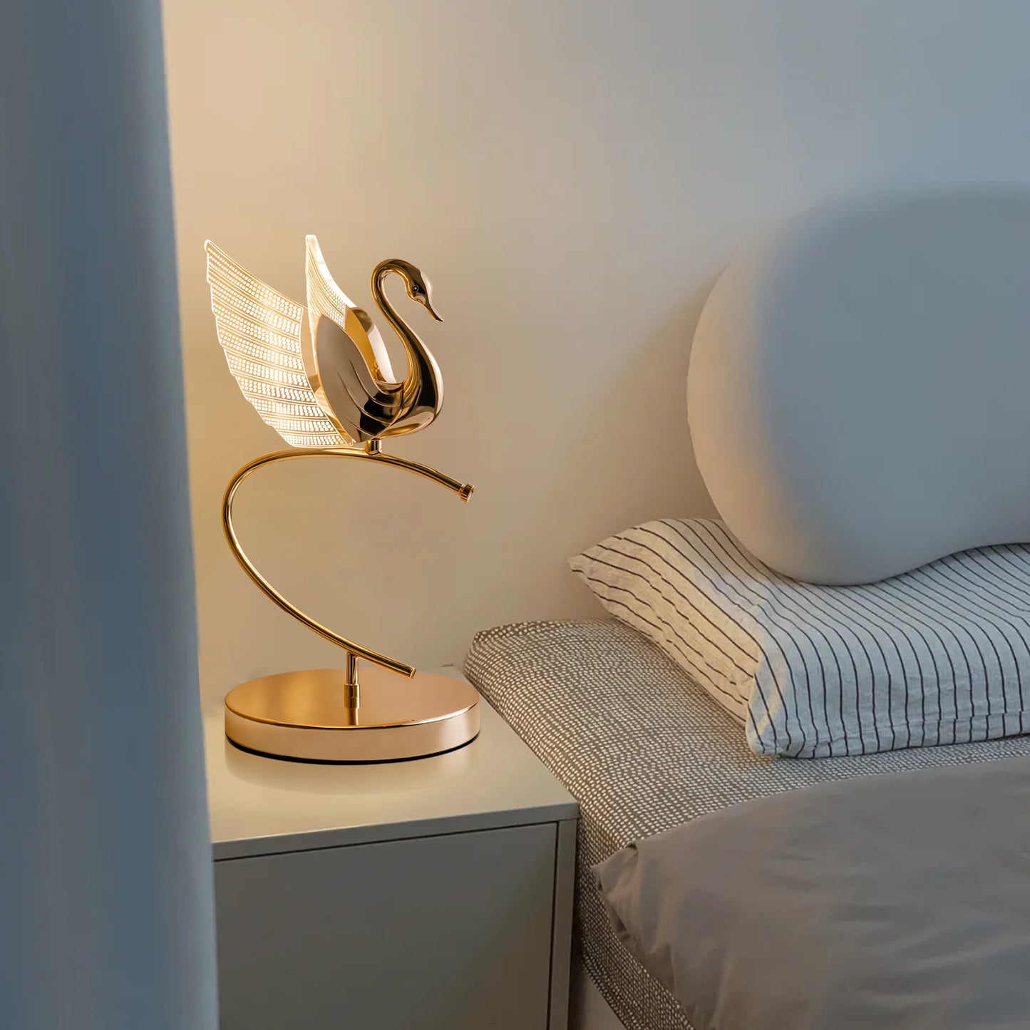 Swan Table Lamp