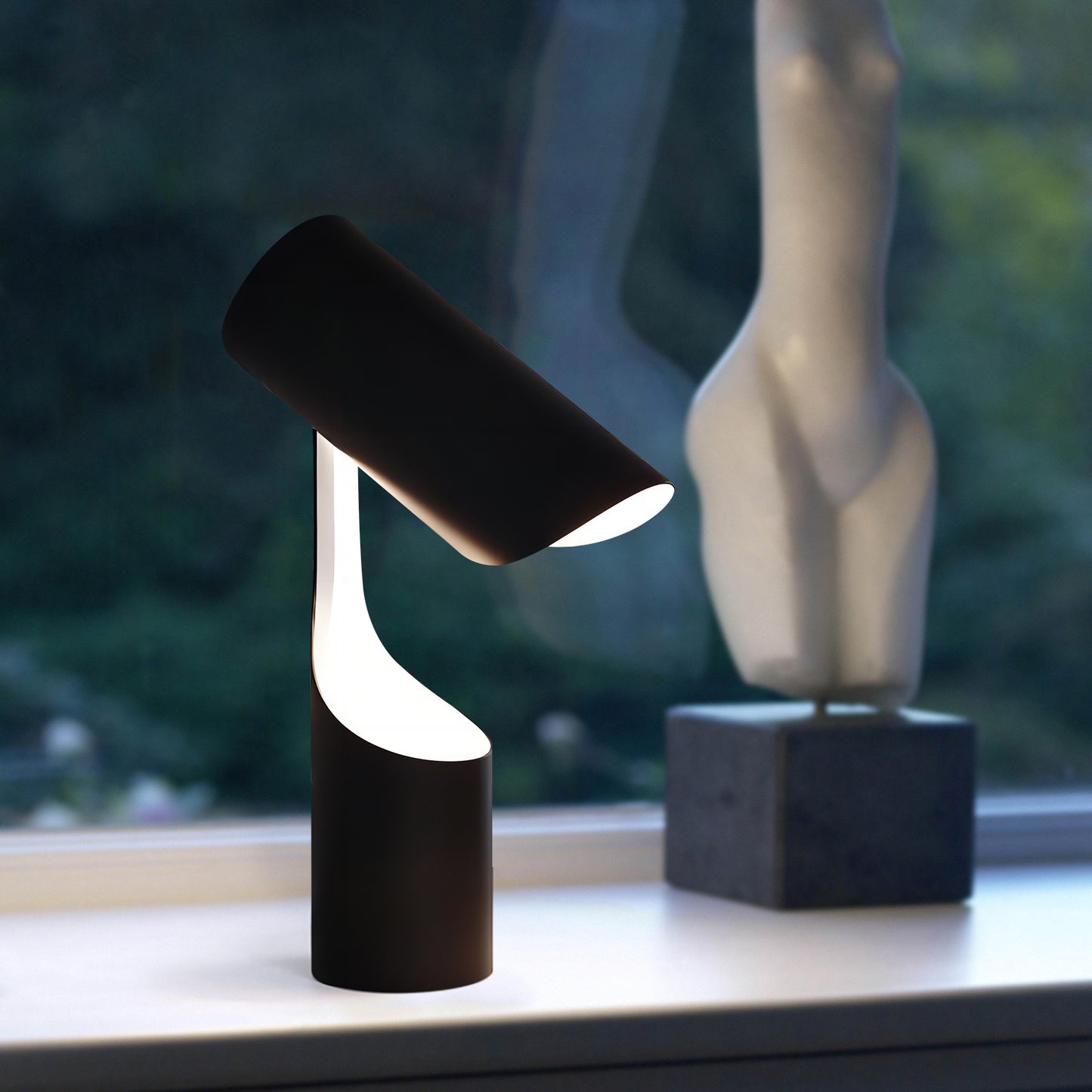 Vero Table Lamp